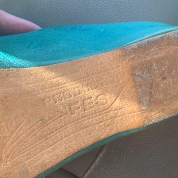 FES.  Shoes. Handmade.  Size 9. They run a bit wide SUPER.  Awesome! - Picture 5 of 7